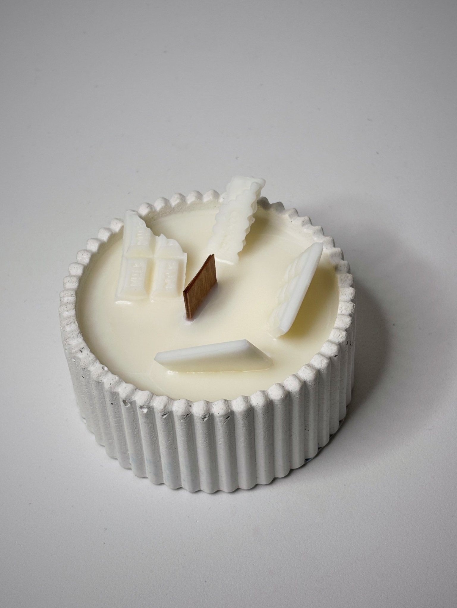 Vela Aromática Leche Caliente – Mecha de Madera Natural - BAHIA HOME